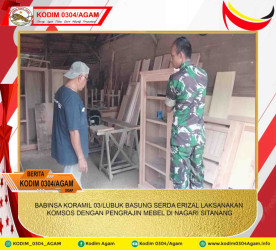 BABINSA KORAMIL 03/LUBUK BASUNG SERDA ERIZAL LAKSANAKAN KOMSOS DENGAN PENGRAJIN MEBEL DI NAGARI SITANANG