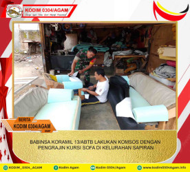 BABINSA KORAMIL 13/ABTB LAKUKAN KOMSOS DENGAN PENGRAJIN KURSI SOFA DI KELURAHAN SAPIRAN