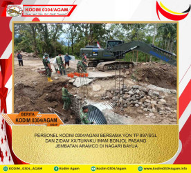 PERSONEL KODIM 0304/AGAM BERSAMA YON TP 897/SGL DAN ZIDAM XX/TUANKU IMAM BONJOL PASANG JEMBATAN ARAMCO DI NAGARI BAYUA
